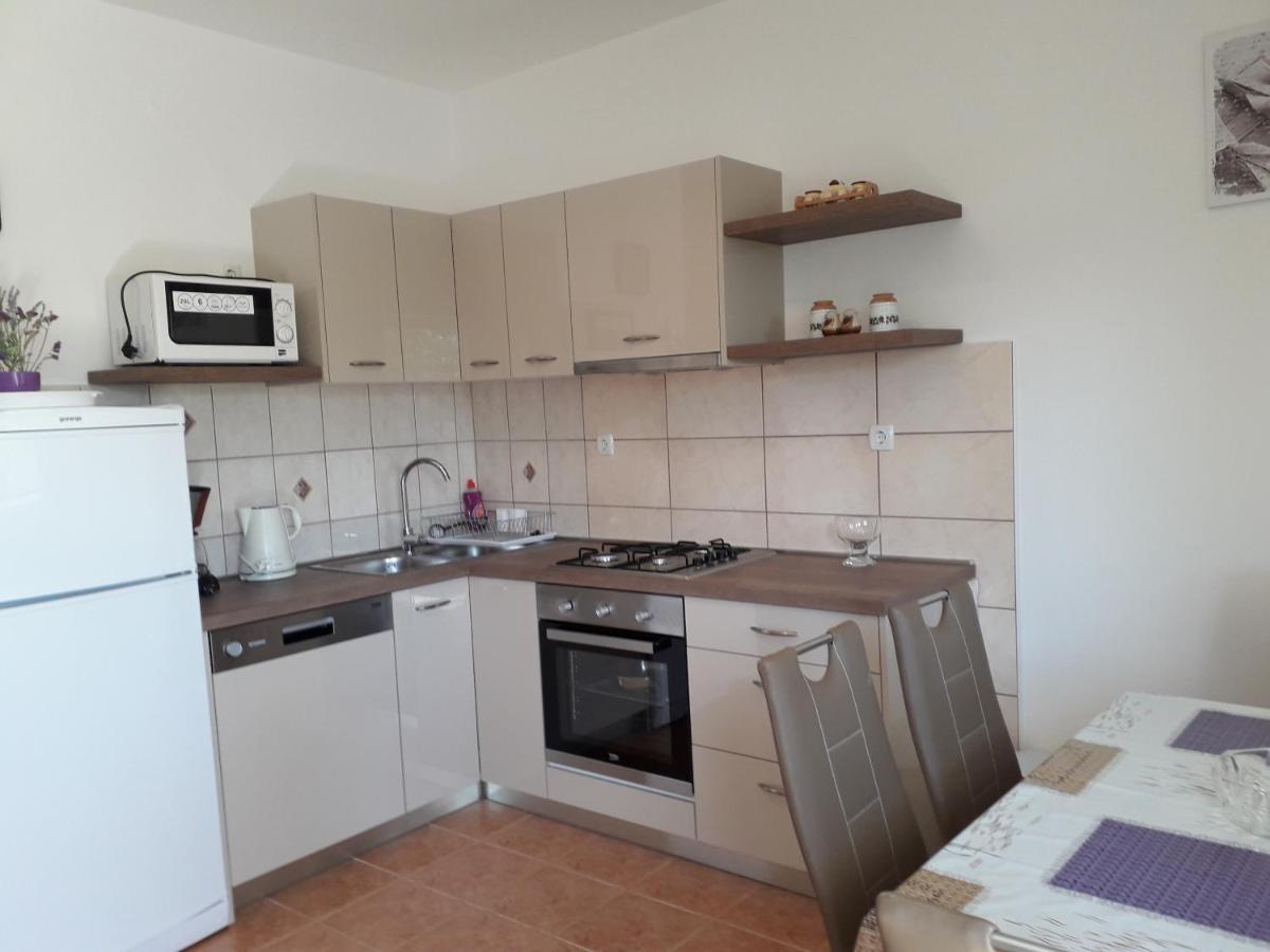 Apartmani Roza ロパール エクステリア 写真