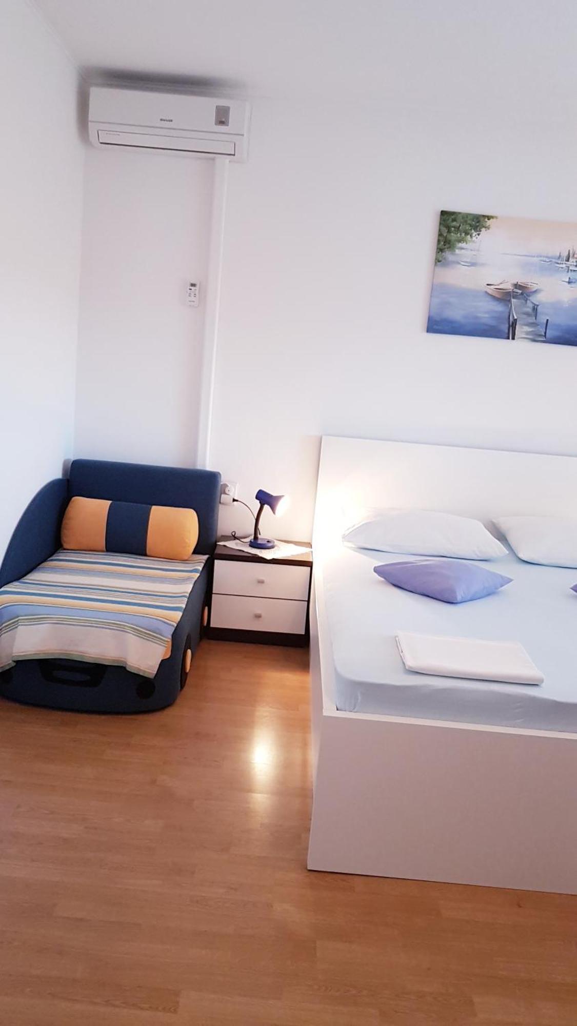 Apartmani Roza ロパール エクステリア 写真
