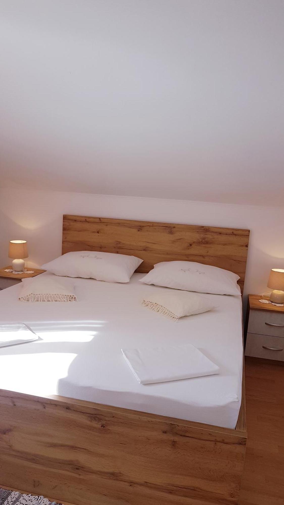 Apartmani Roza ロパール エクステリア 写真