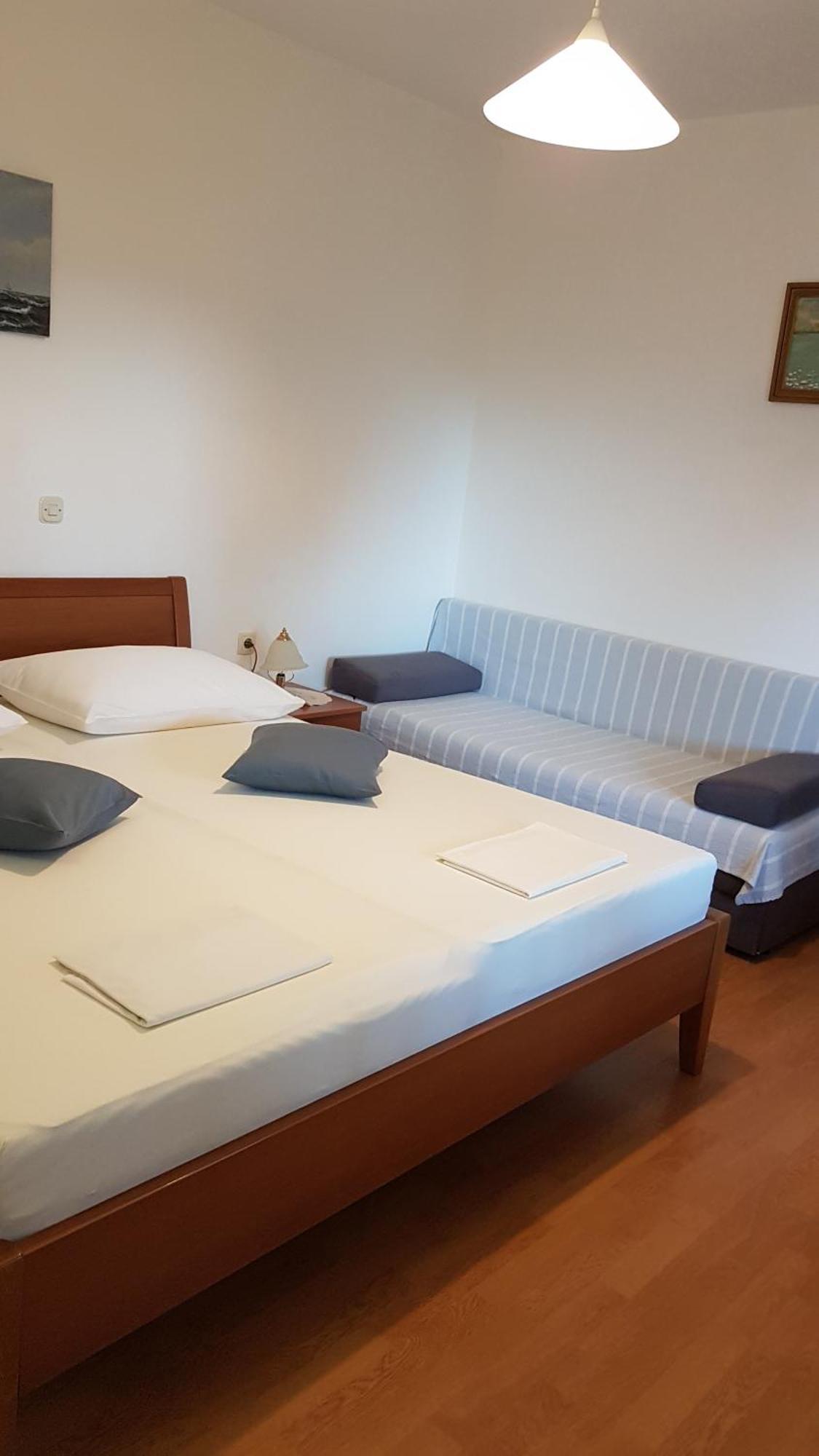 Apartmani Roza ロパール エクステリア 写真