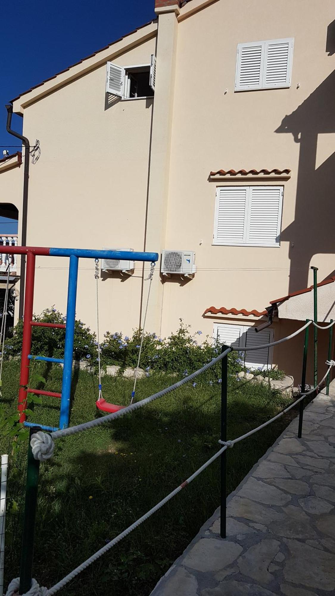 Apartmani Roza ロパール エクステリア 写真