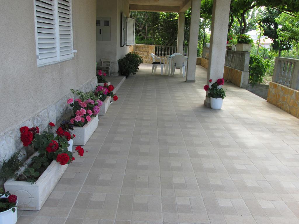 Apartmani Roza ロパール エクステリア 写真