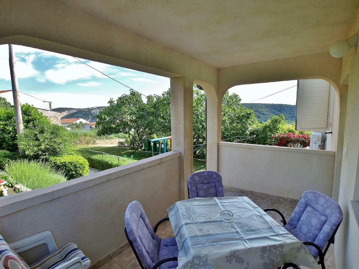 Apartmani Roza ロパール エクステリア 写真