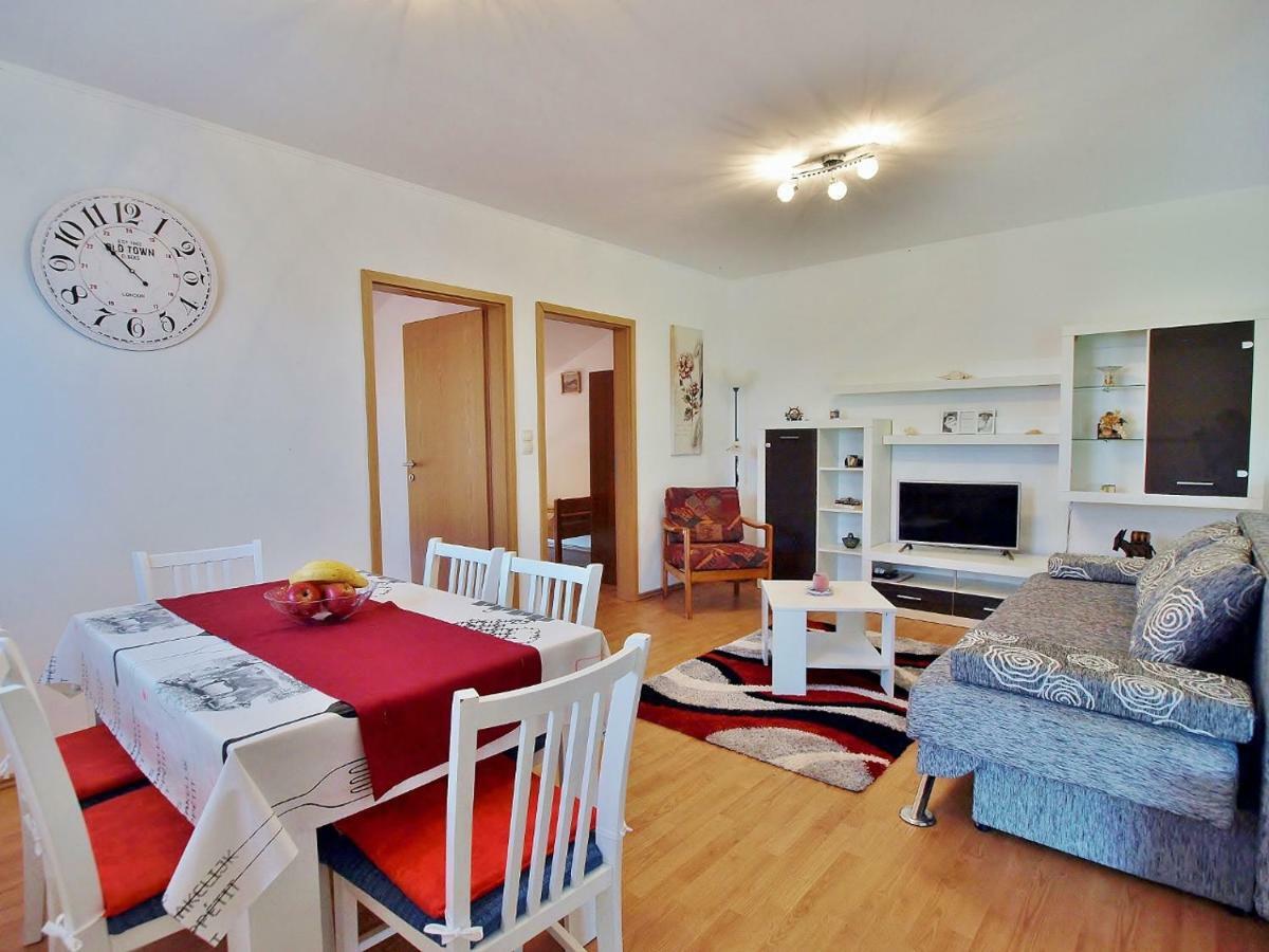 Apartmani Roza ロパール エクステリア 写真